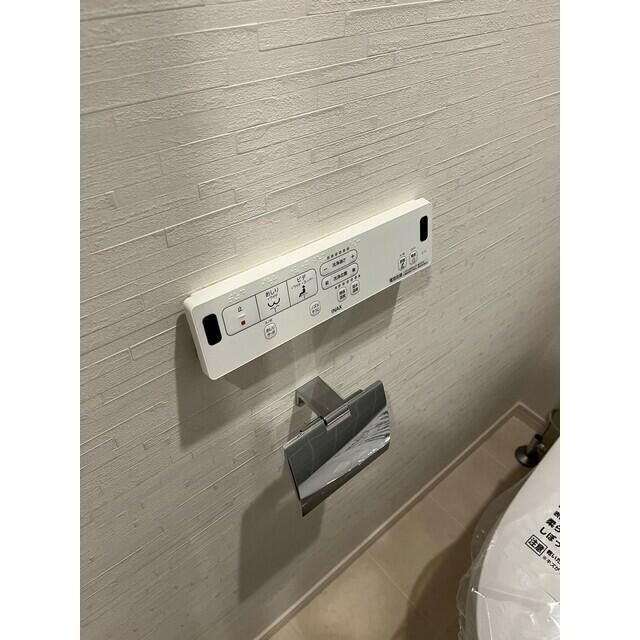 ����13