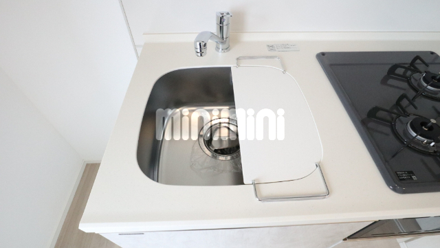 ����18