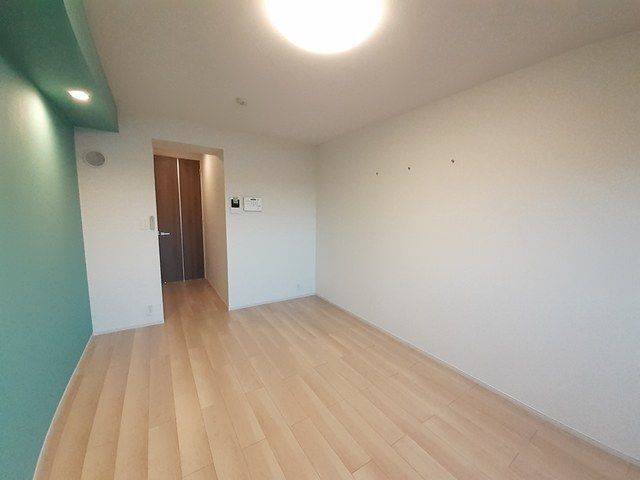 ����10