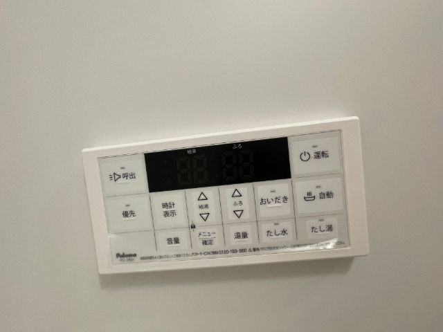 ����20
