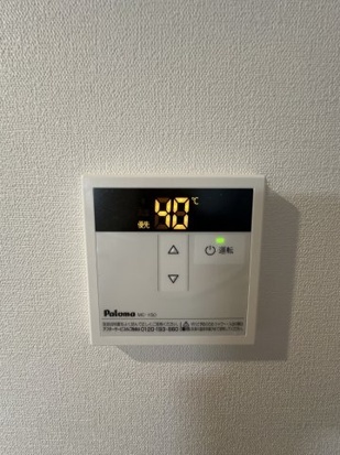 ����12