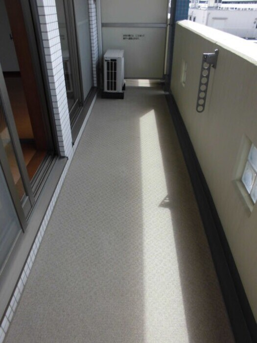 ����8