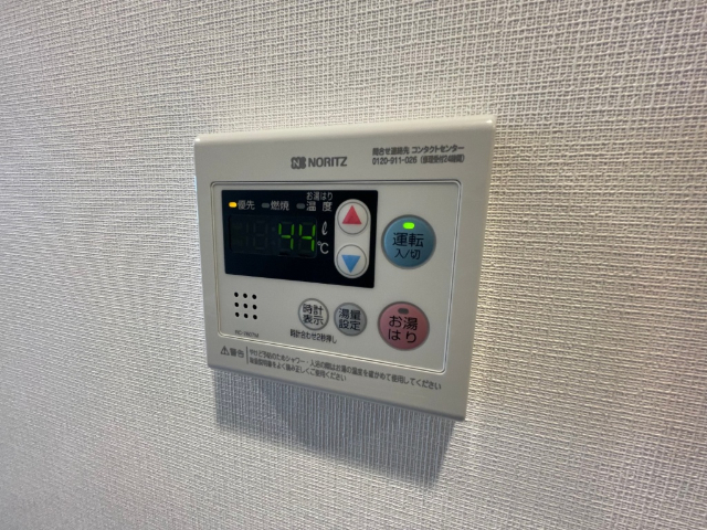 ����15