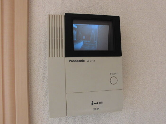 ����9