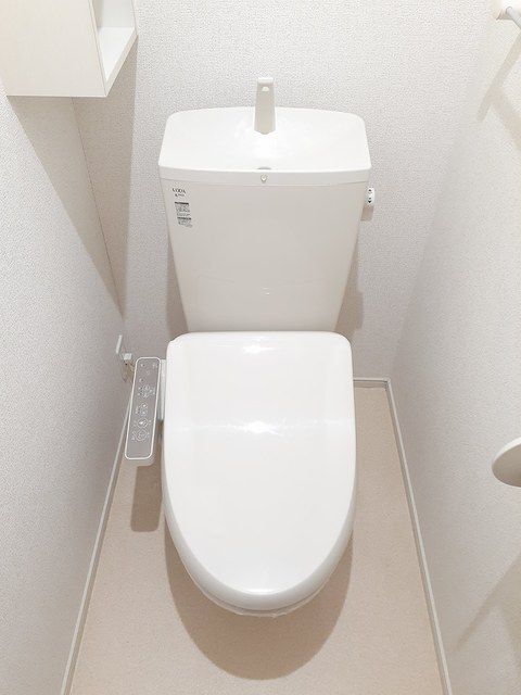 ����4
