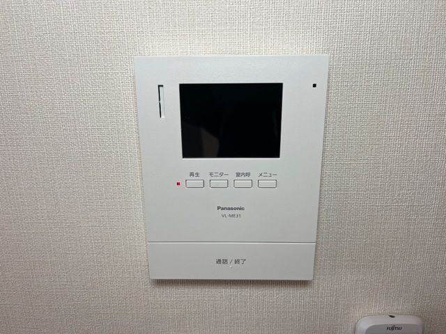 ����8