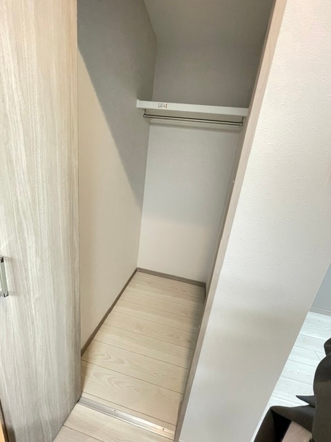 ����26