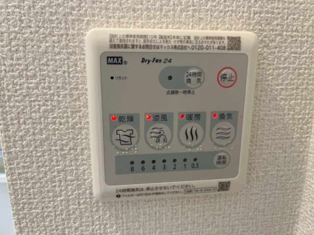 ����13