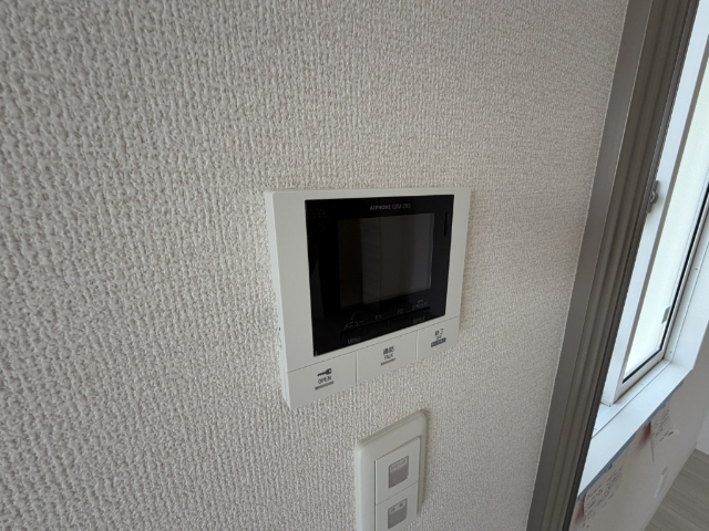 ����10