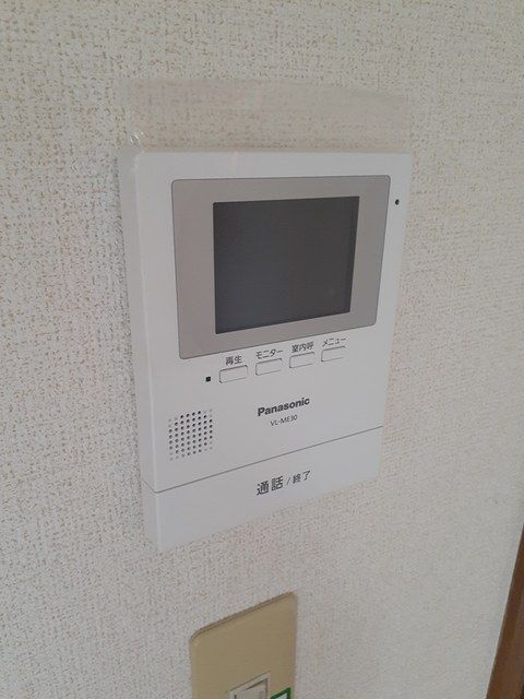 ����9