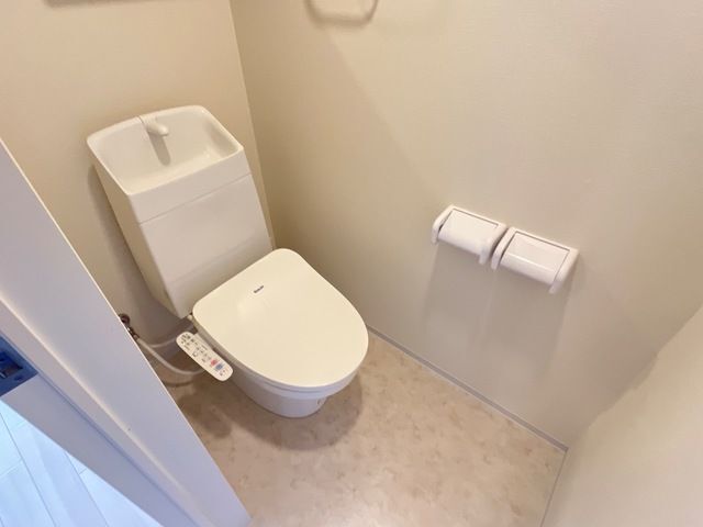 ����4