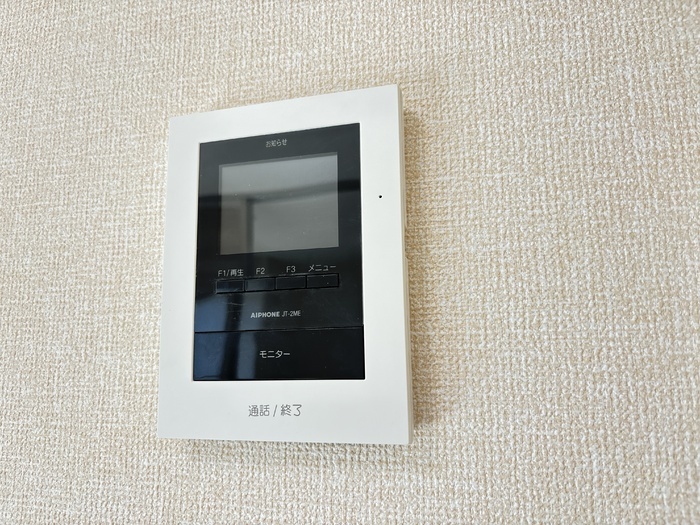 ����9