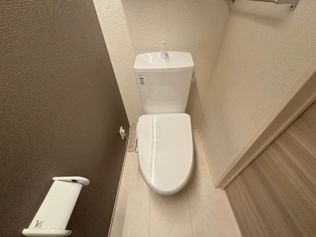 ����5