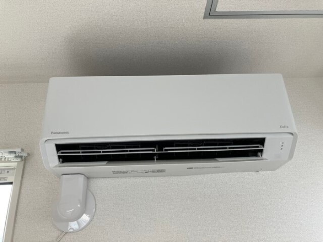 ����12