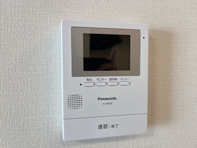 ����12
