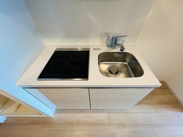 ����17
