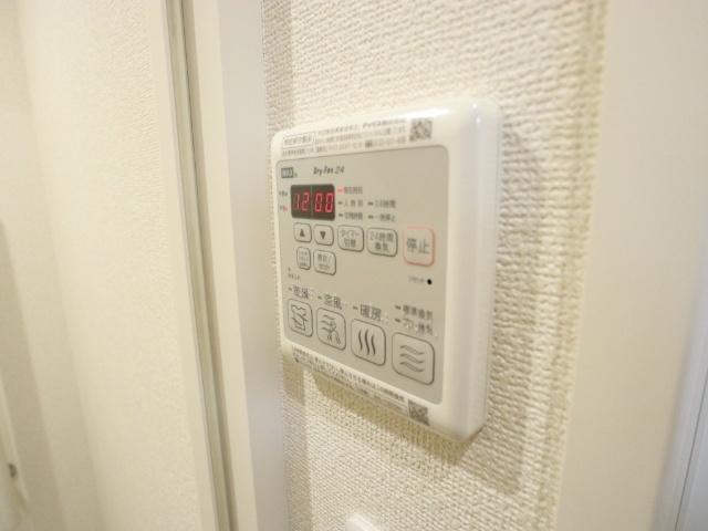 ����21