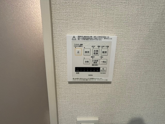 ����12