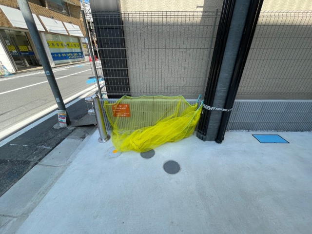 ����16