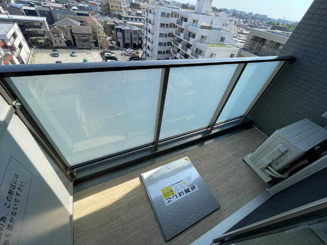 ����9