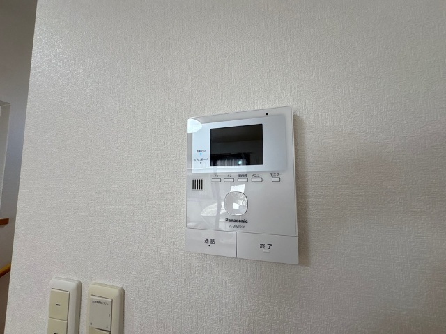 ����10