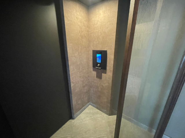 ����14
