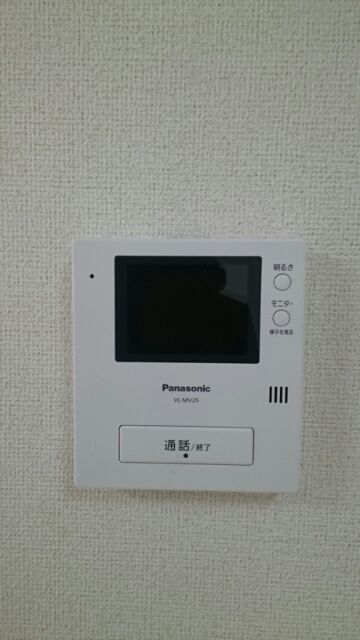 ����12