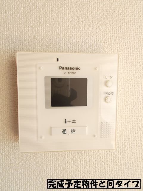 ����8