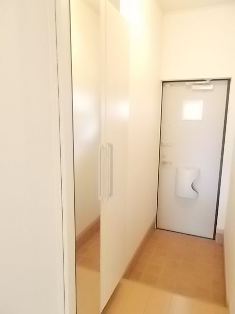 ����8
