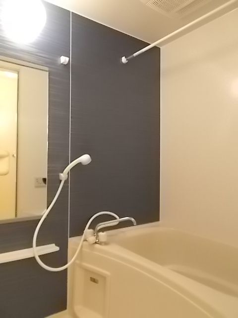 ����3