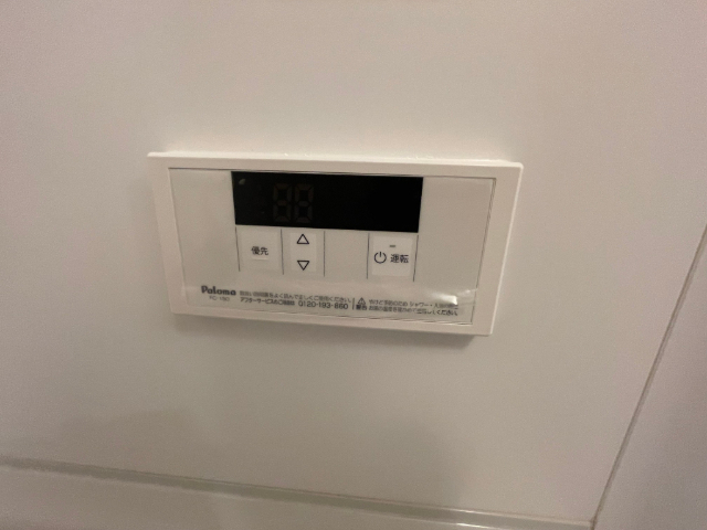 ����17