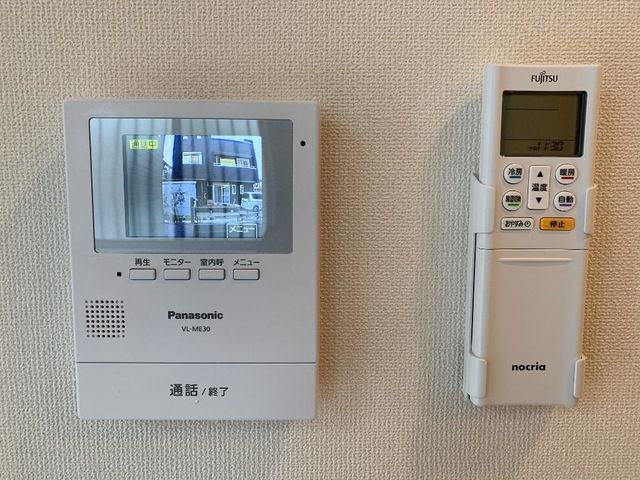 ����9