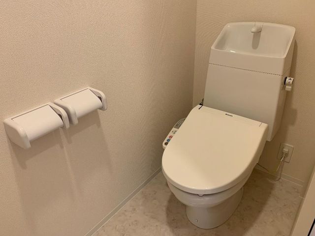 ����4