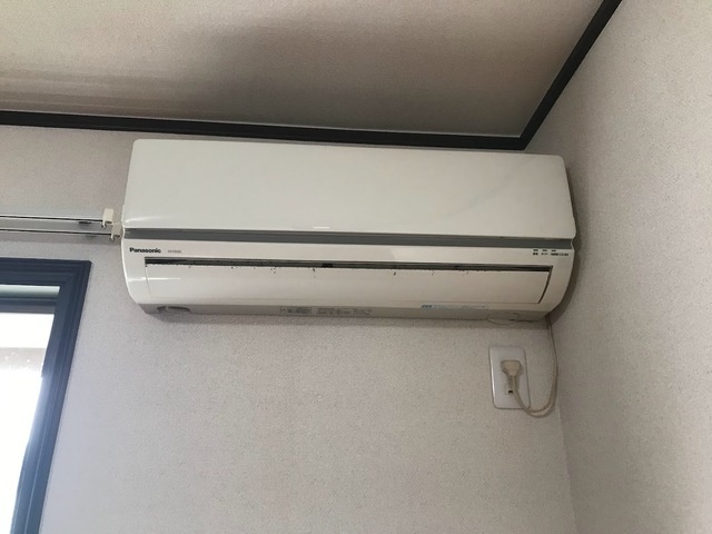 ����9