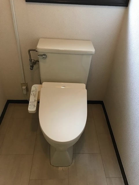 ����4