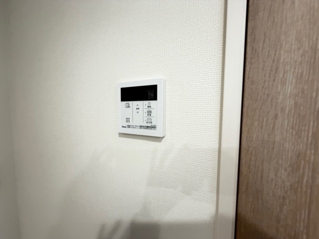 ����26