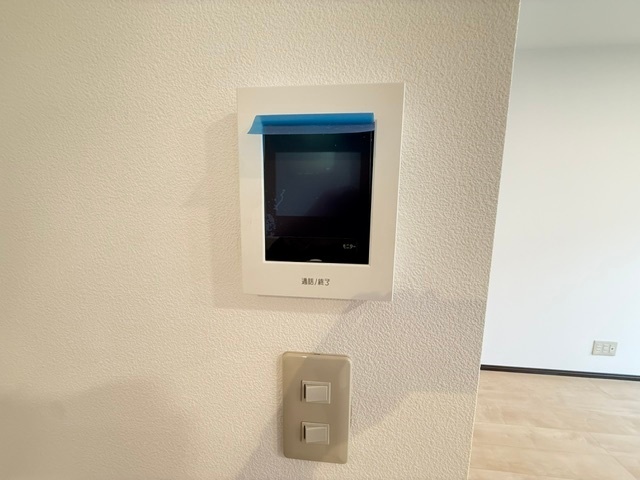 ����11