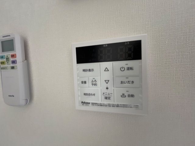 ����17