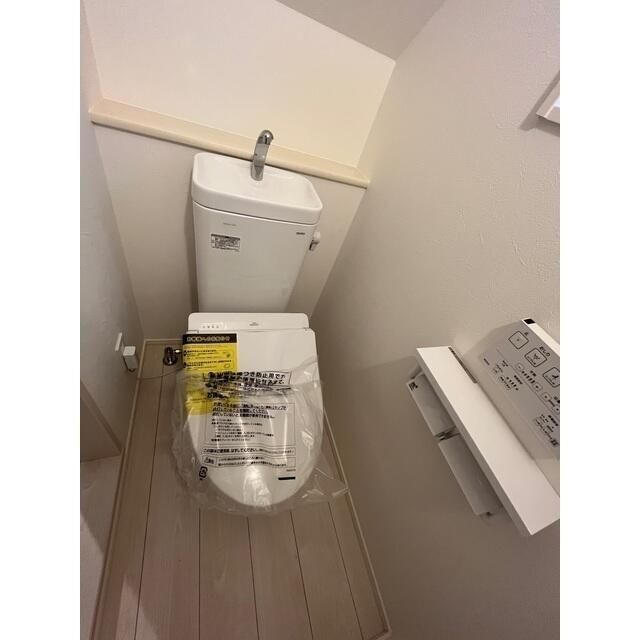 ����4