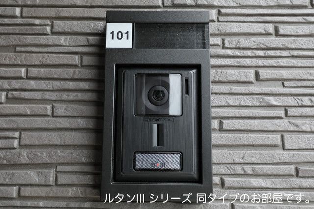 ����11