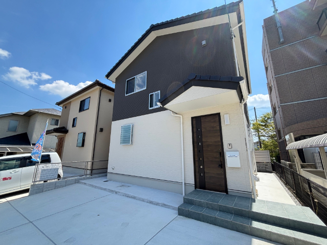 �ߓS���É����@�K���w�i�o�X24�� �E�z���܂�̋u���A �k��4���j�A�ߓS���É����@�K���w�i�o�X26�� �E�z���܂�̋u��A �k��3���j