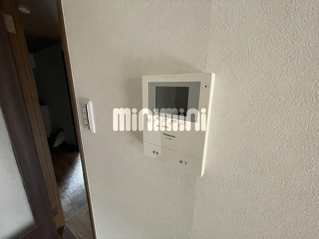 ����8