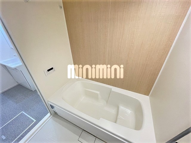 ����3