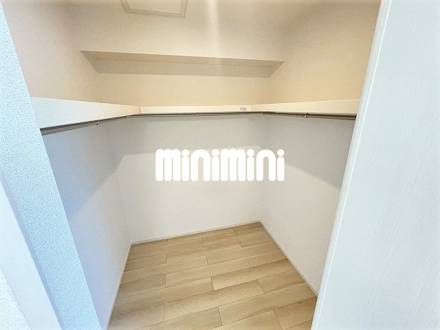 ����8