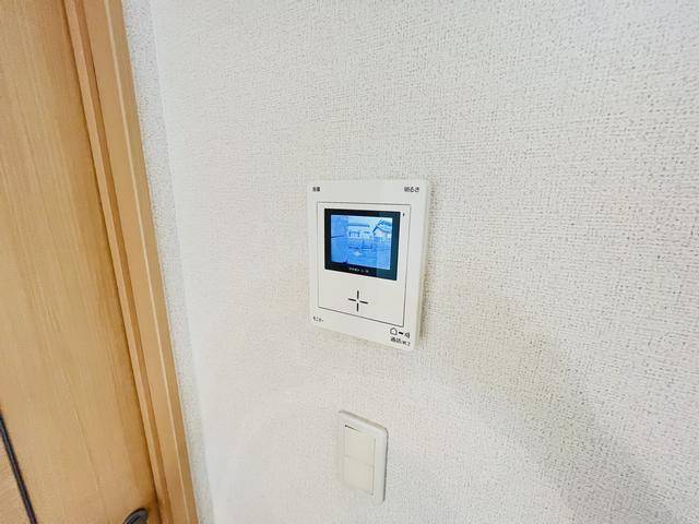 ����11