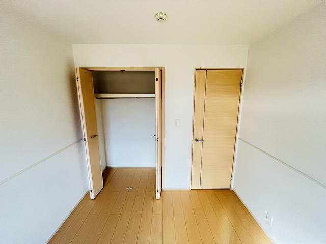 ����7