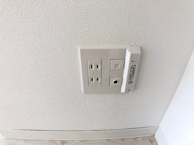 ����17