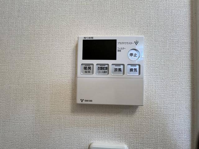 ����10