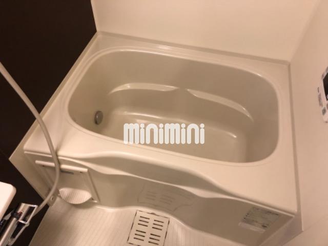 ����3