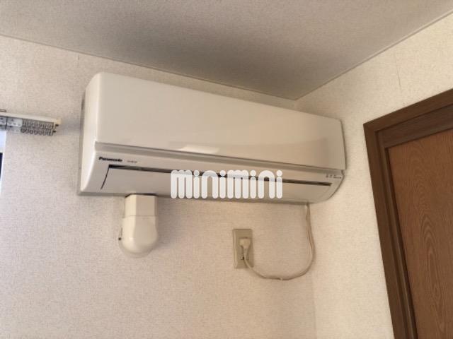 ����9
